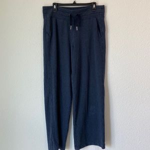 Athleta Women’s Balance Printed Flare Wide Leg Pants Blue Color Size Large